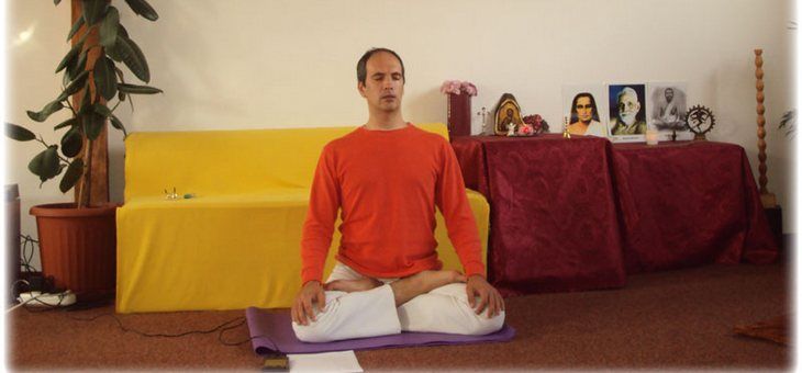 Postura de meditaţie (II)