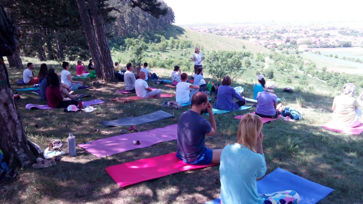 Practica yoga în natură, duminică 13 mai