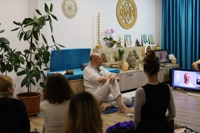 Seminar Hridaya în sala de practică